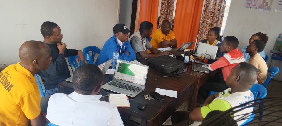 1000333571